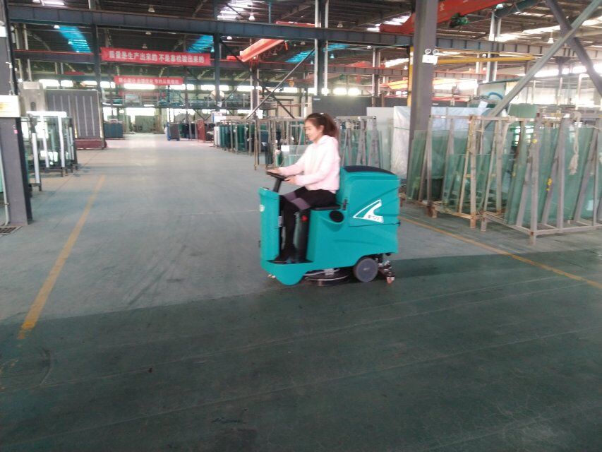 電動洗地機(jī)